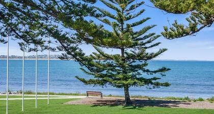 Pine Beach Villa Fabulous Sea Views