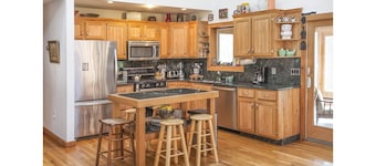 STUNNING VACATION AND SKI HOME - Hudson Valley, Woodstock, Hunter