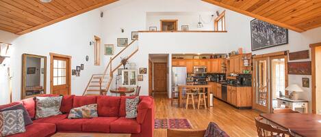 Smart TV, fireplace, video library, stereo