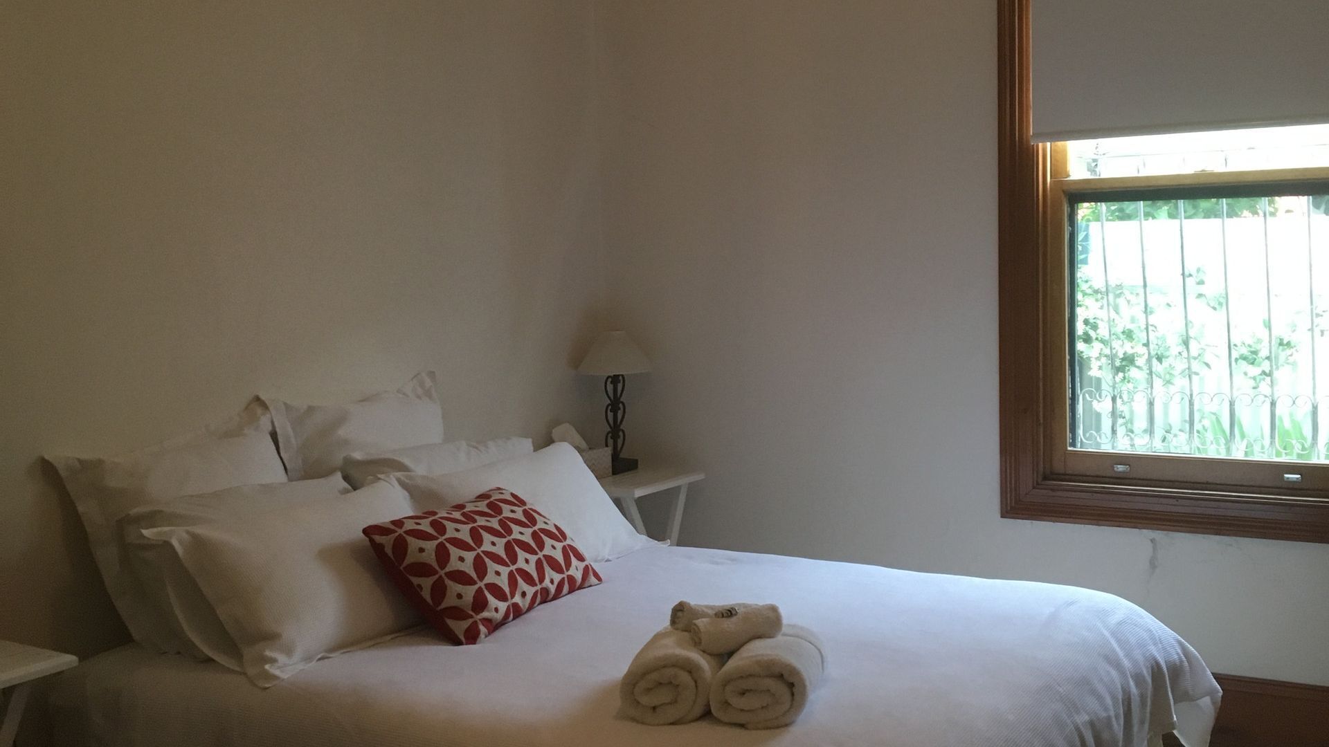 Maylands Cottage-Charming Bluestone House — image 8