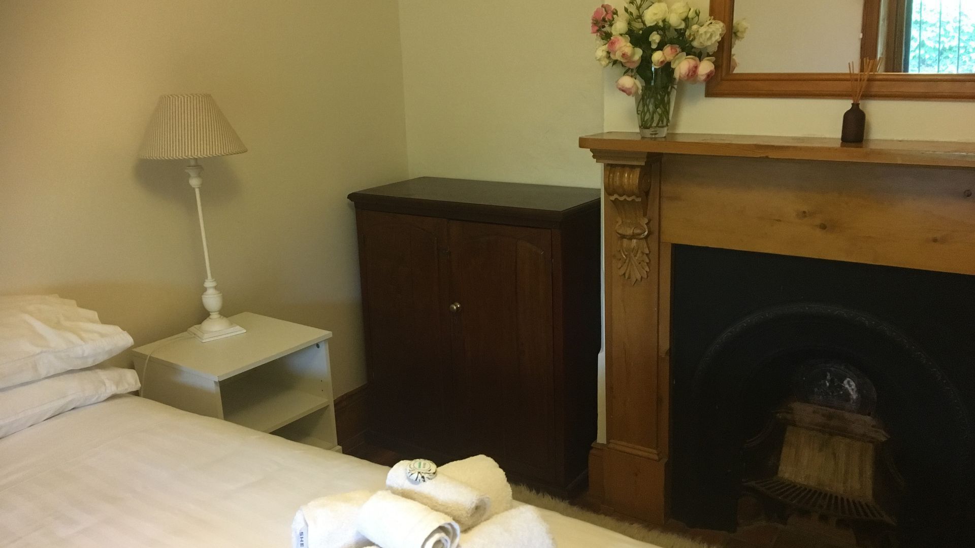 Maylands Cottage-Charming Bluestone House — image 4