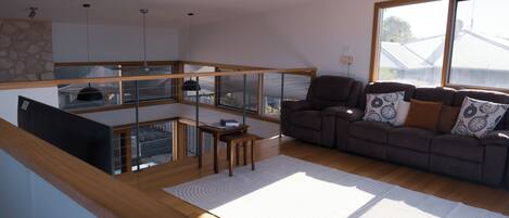 Smart TV, fireplace, DVD player, stereo