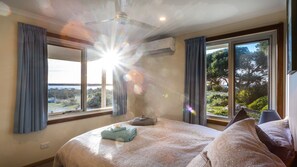 3 habitaciones, tabla de planchar con plancha y cuna de viaje 