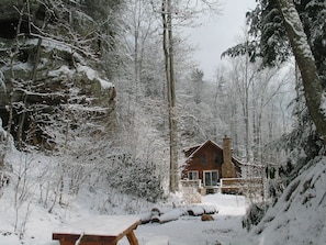 Exterior - BIG ROCK LOG CABIN , Beside Natural Bridge/Red River Gorge (Pine Ridge)