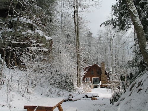 BIG ROCK LOG CABIN , Beside Natural Bridge/Red River Gorge