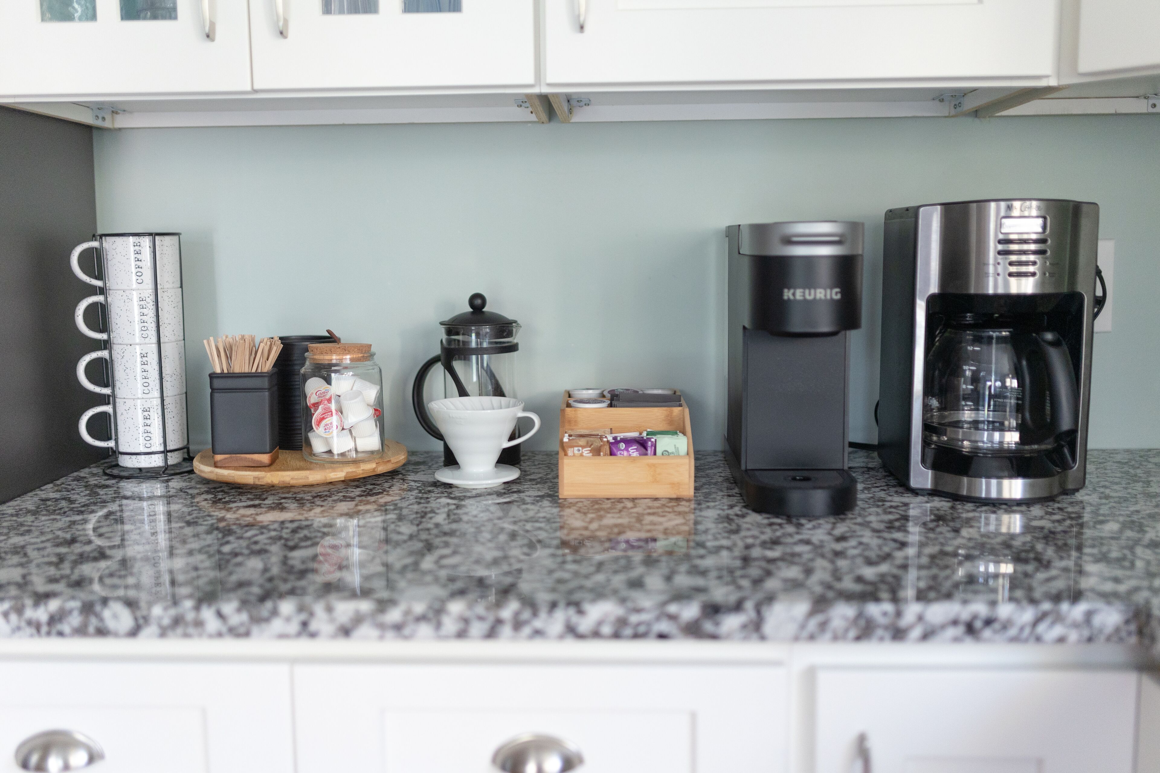 Picturesque Pond Front Property - The Beach Glass Cottage 