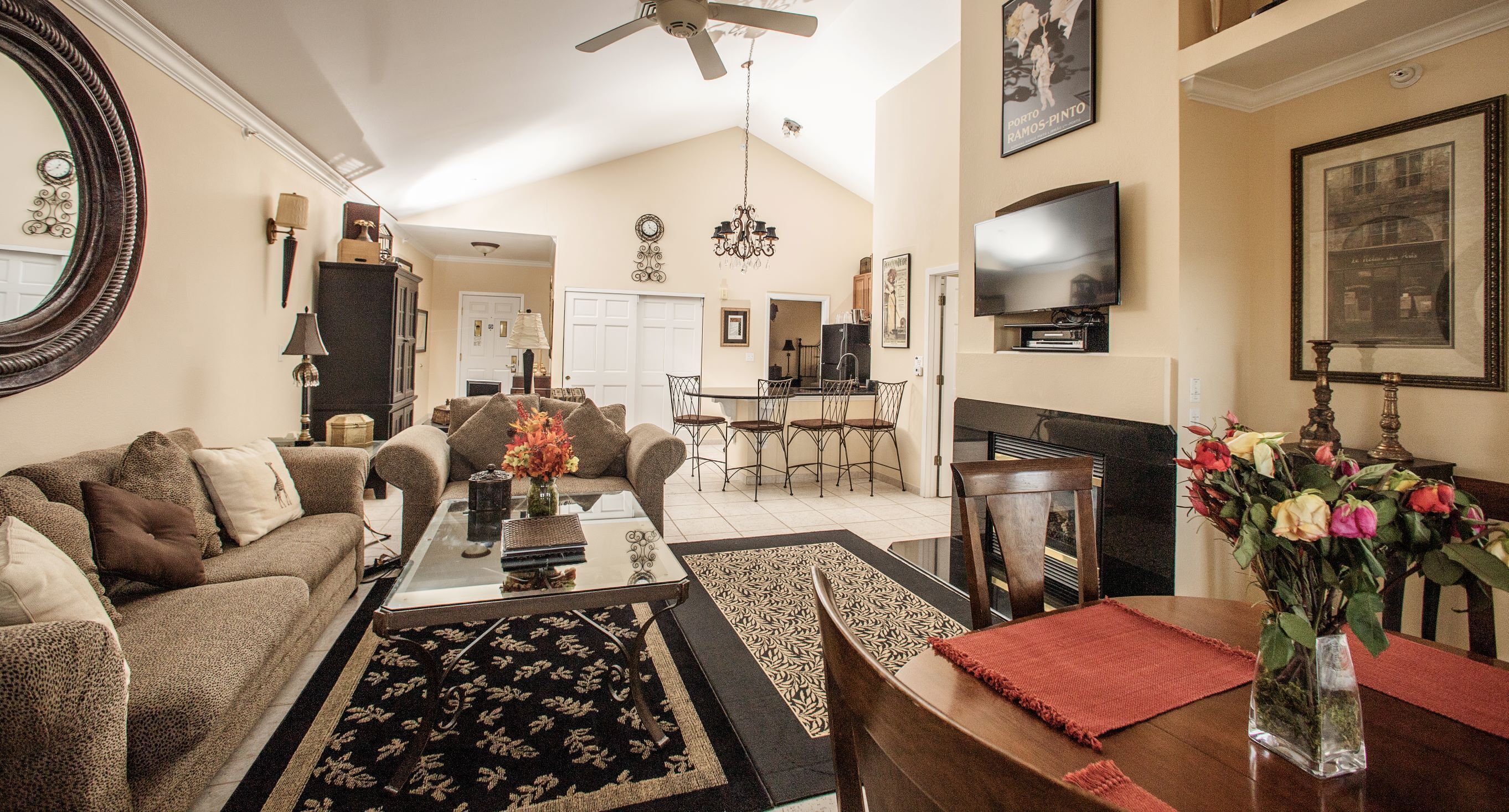 309 - Premium 2 Bedroom Lake View Condo Suite