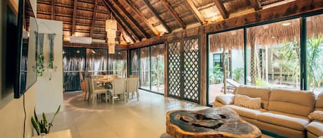 Family Villa, 3 Bedrooms, Concierge Service (Villa Vainilla, private pool) | 起居区