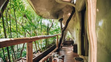 Orchid Suite | Untuvapeitot, minibaari, tallelokero huoneessa, silitysrauta/-lauta