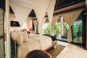 Master Luxury Suite w/private bathtub 2nd Floor