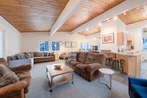 Smart-TV, peis og stereoanlegg