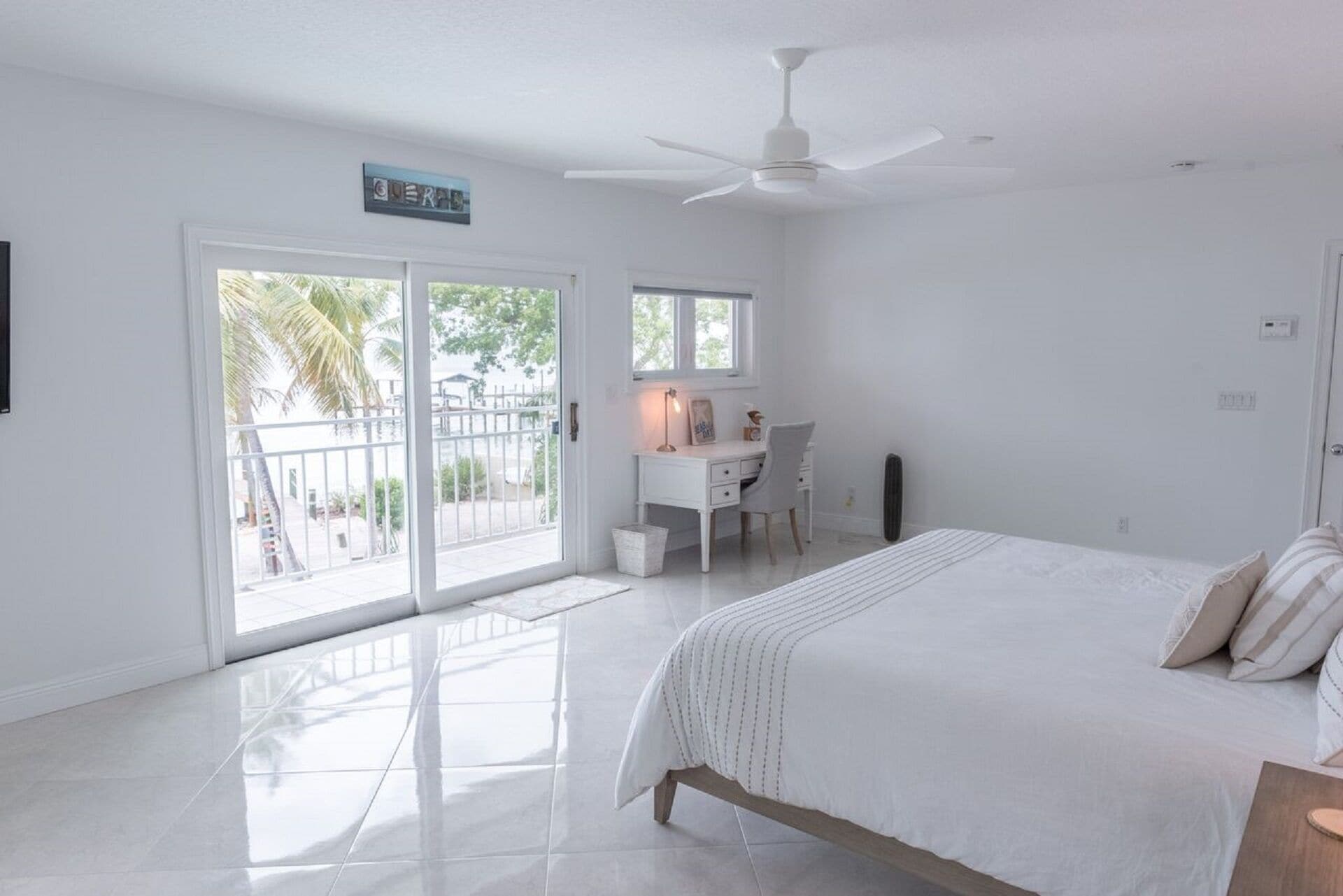 6 bedrooms, desk, iron/ironing board, travel crib