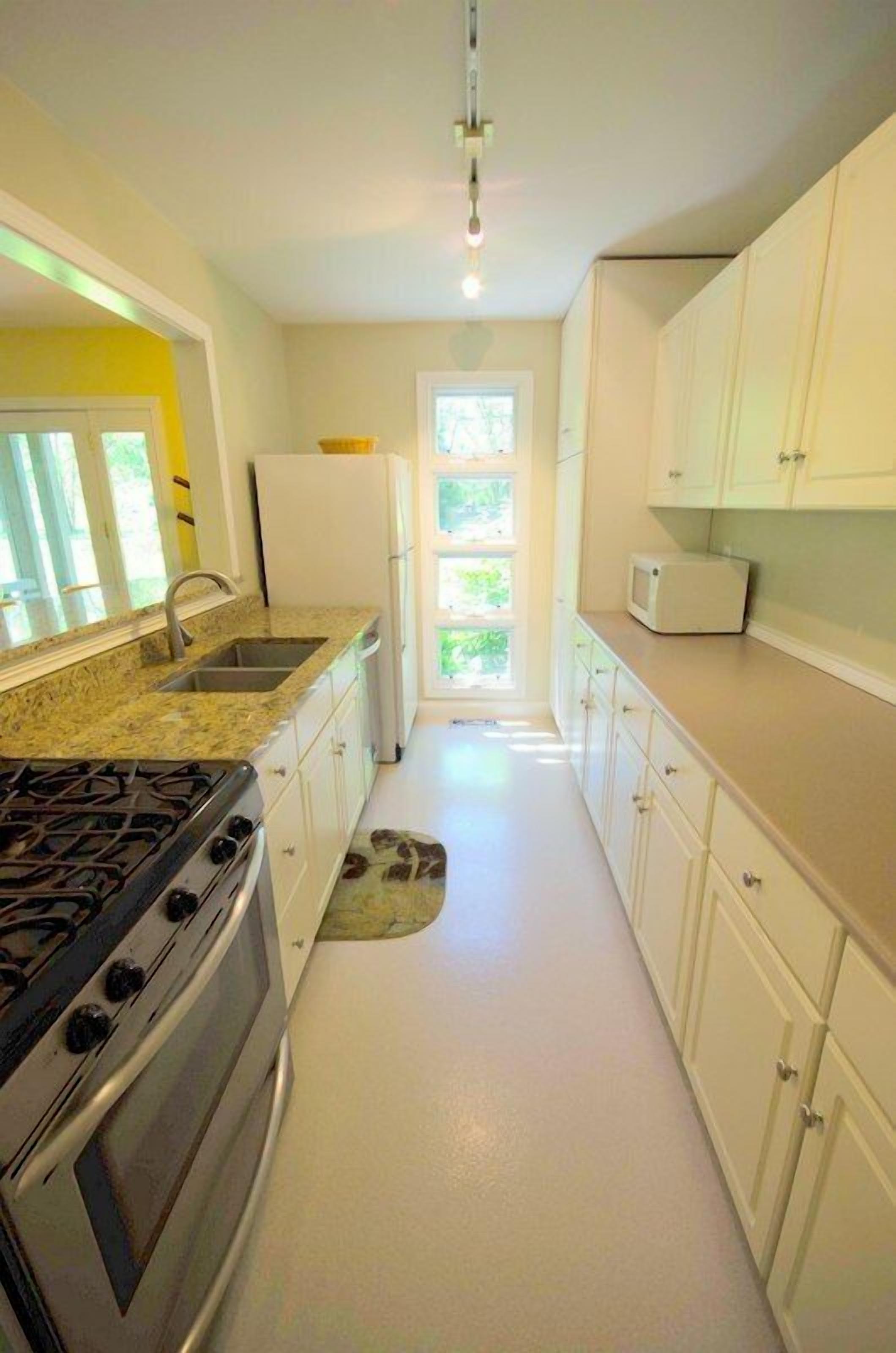 Two Bedroom Cottage On 2 Acre Stocked Pond Minutes From Downtown Indianapolis