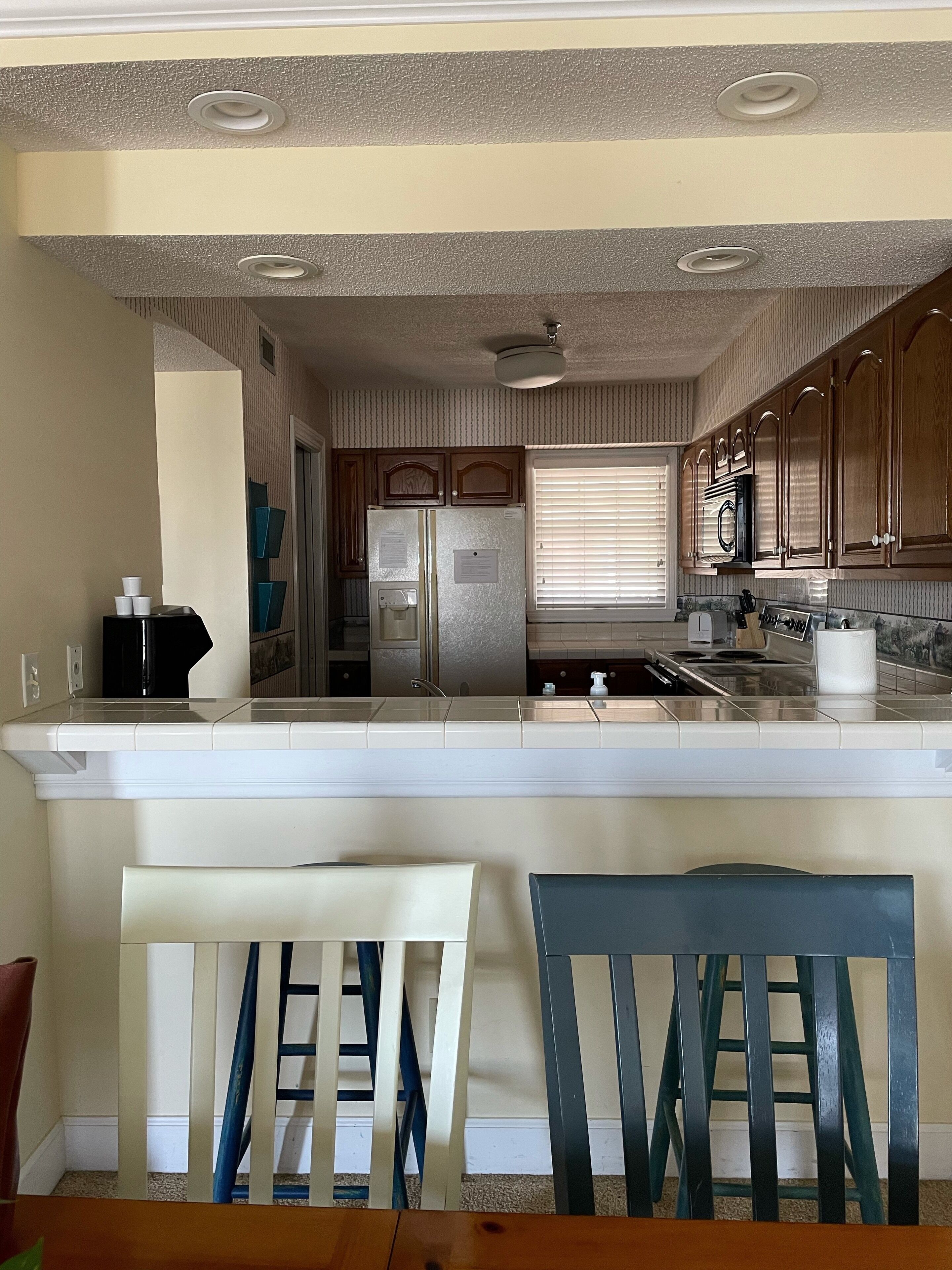 Condo in historic district overlooks Manteo Harbor. - SAFE AND SANITIZED!