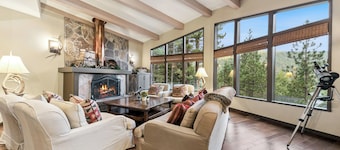 Retraite spectaculaire - Vues incroyables, bain Ă remous et sauna!