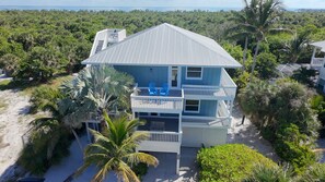 Exterior - Captivation - Sunrise-to-sunset views–walk to beach– 2 golf carts, bikes, pool (Captiva)