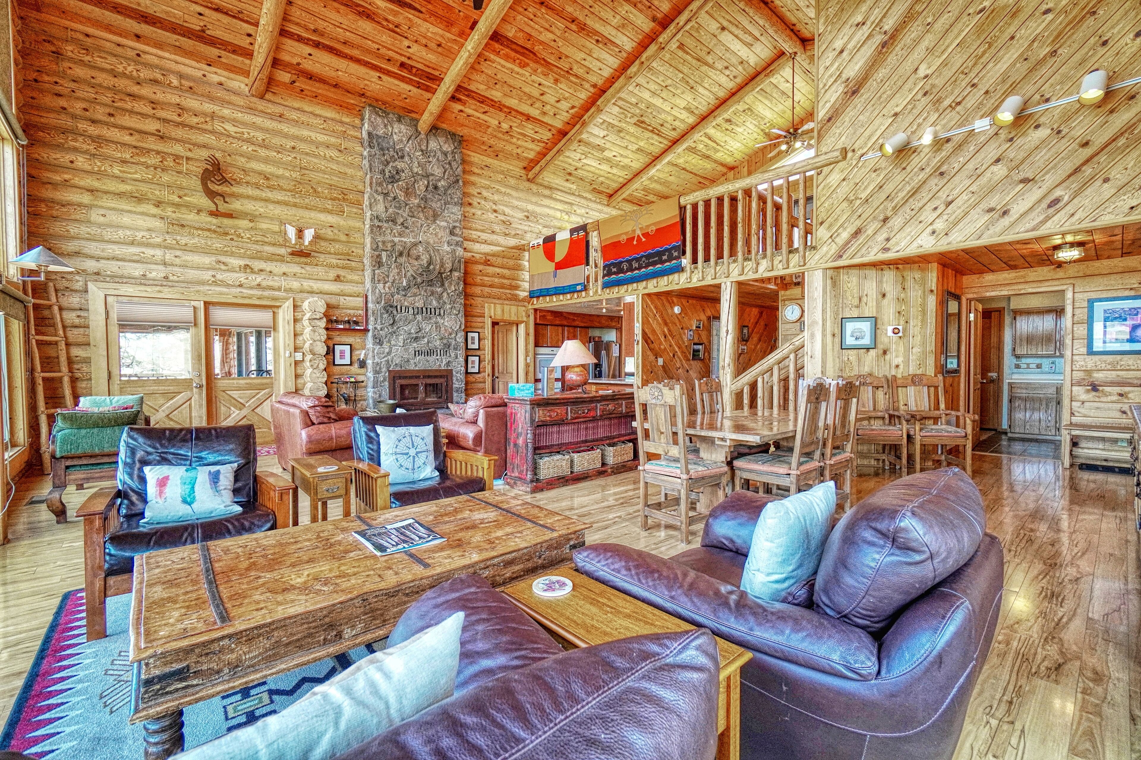 Wapiti Run Retreat - Rustic Log Cabin with Mountain and Pond Views!!!