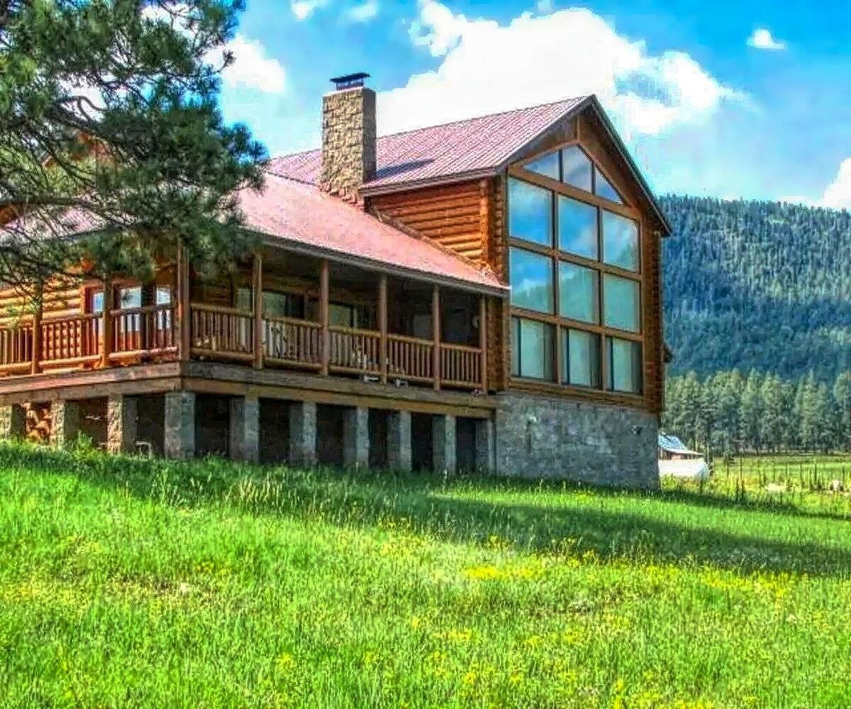 Wapiti Run Retreat - Rustic Log Cabin with Mountain and Pond Views!!!