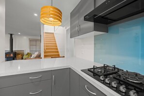 Fridge, microwave, oven, stovetop - ACCOMMODATE 19 - OCEAN FRONT. (Pukehina)