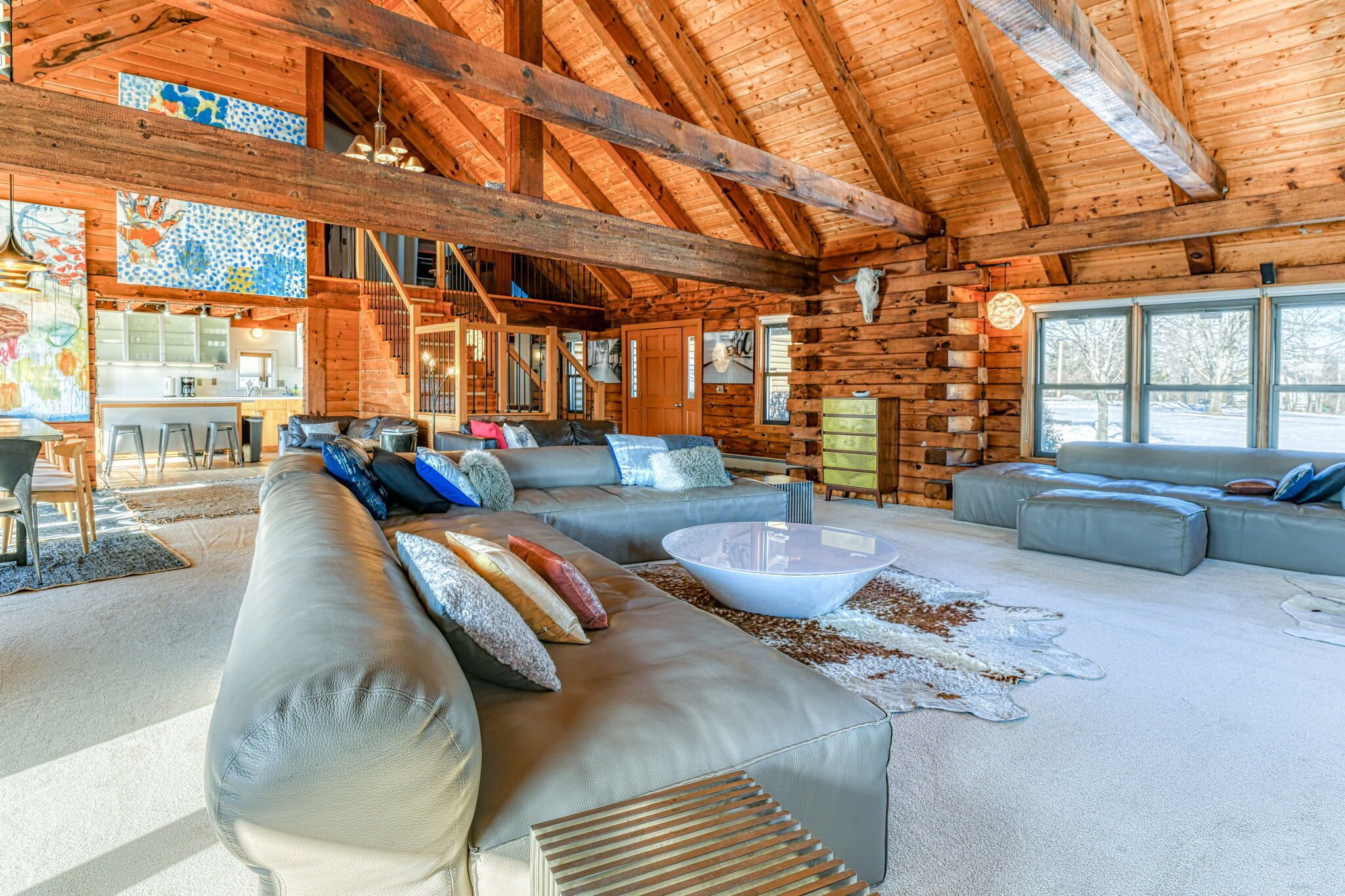 Modern, Artsy, & Lofty Log Home 