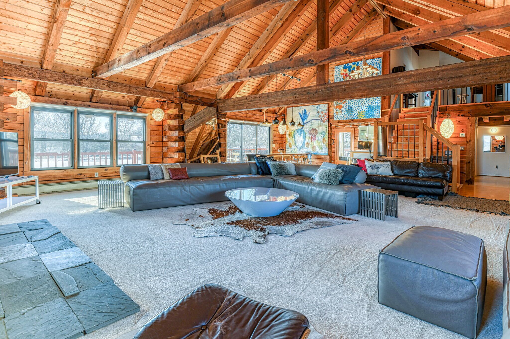 Modern, Artsy, & Lofty Log Home 