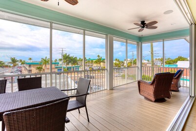   160 inch pool tv plus 120 inch great room tv  6 Bed  5 Bath Pool and hot tub