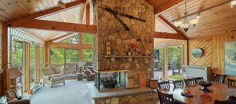 Beautiful Relaxing Chalet Overlooking  Gorgeous Lake Harmony!