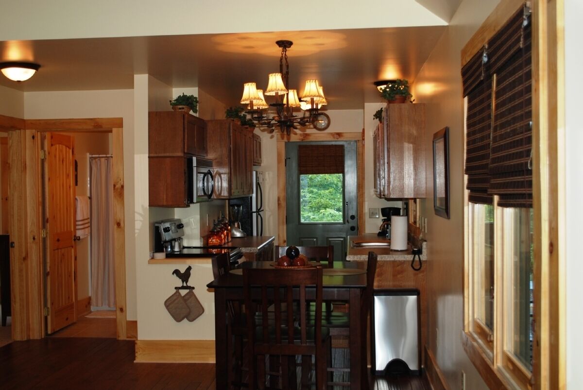 Rooster Ridge A Sensational Cabin Get Away / near Chimney Rock