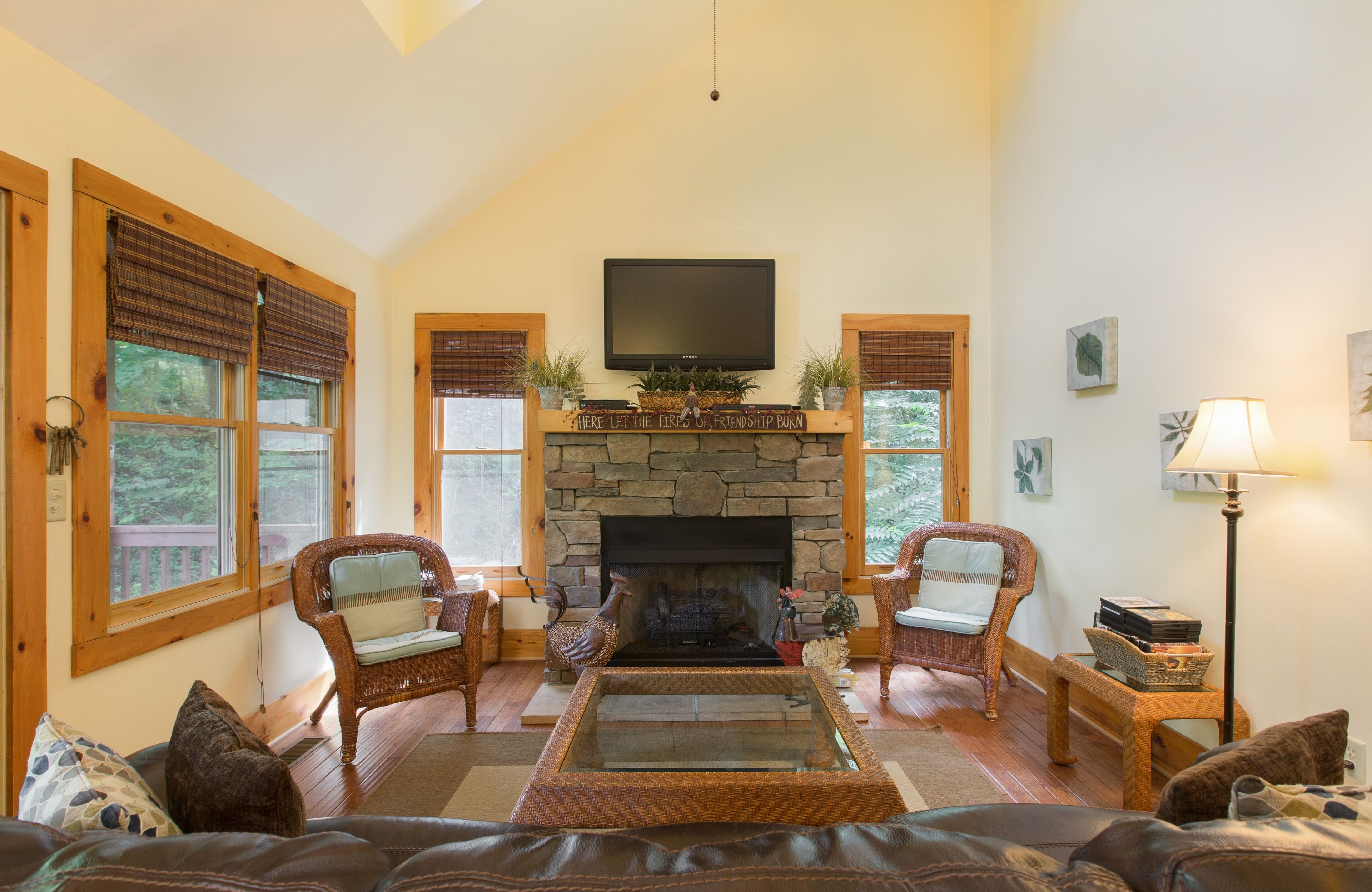 Rooster Ridge A Sensational Cabin Get Away / near Chimney Rock