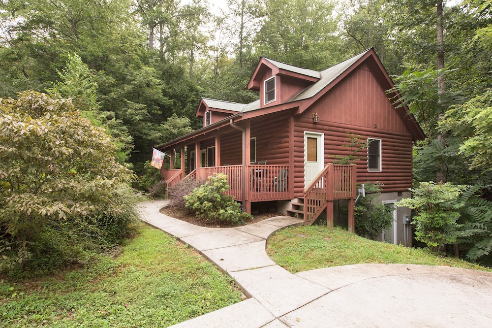 Rooster Ridge A Sensational Cabin Get Away / near Chimney Rock