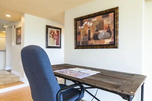 Dining - Shoreline Serenity: Your Coastal Escape  (Marshfield)