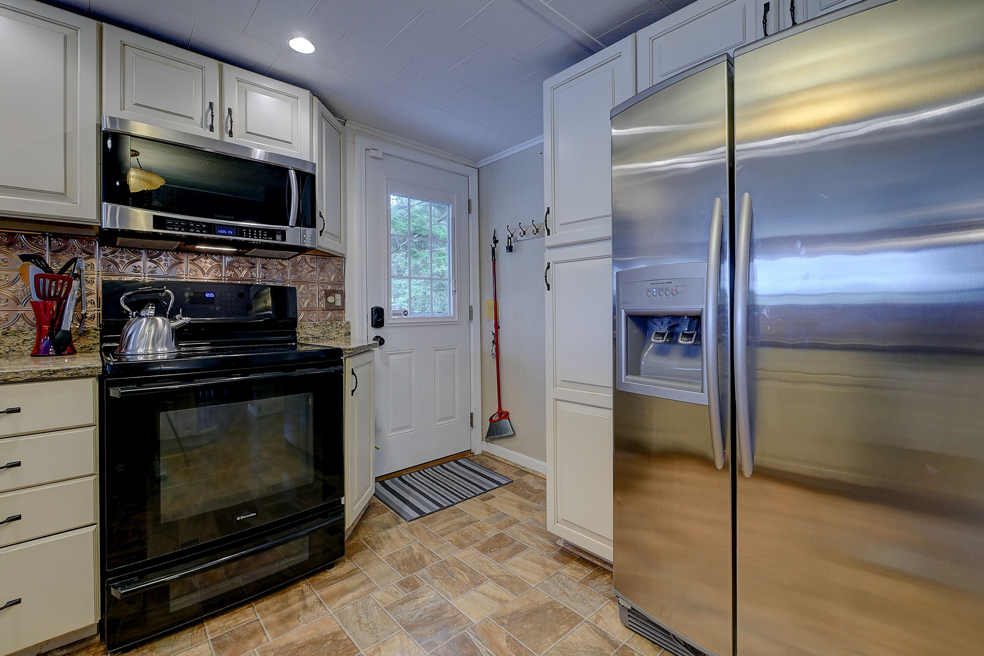 Lake Front Home  on Shellcamp