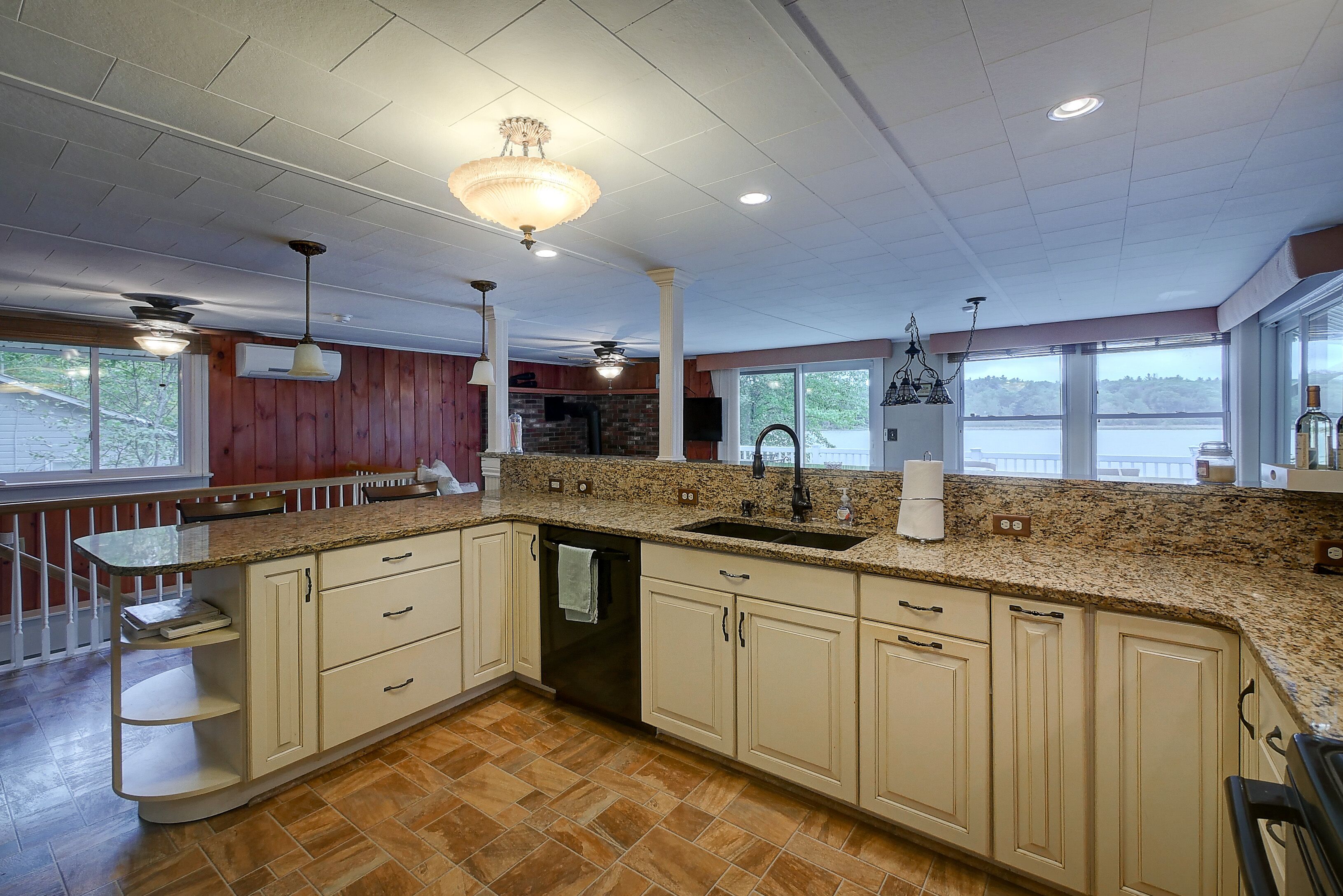 Lake Front Home  on Shellcamp