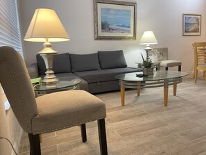 Smart TV, DVD player, streaming services