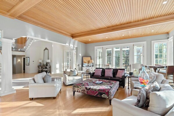 Smart TV, fireplace, DVD player, books