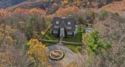 Unwind in Ultimate Luxury: Ridgeview Manor, Boone's Mountain Masterpiece