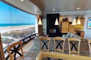 Smart TV, fireplace, books - ON THE SAND! 5 Bedroom Beachfront Masterpiece in Huntington Beach, CA (Sunset Beach)