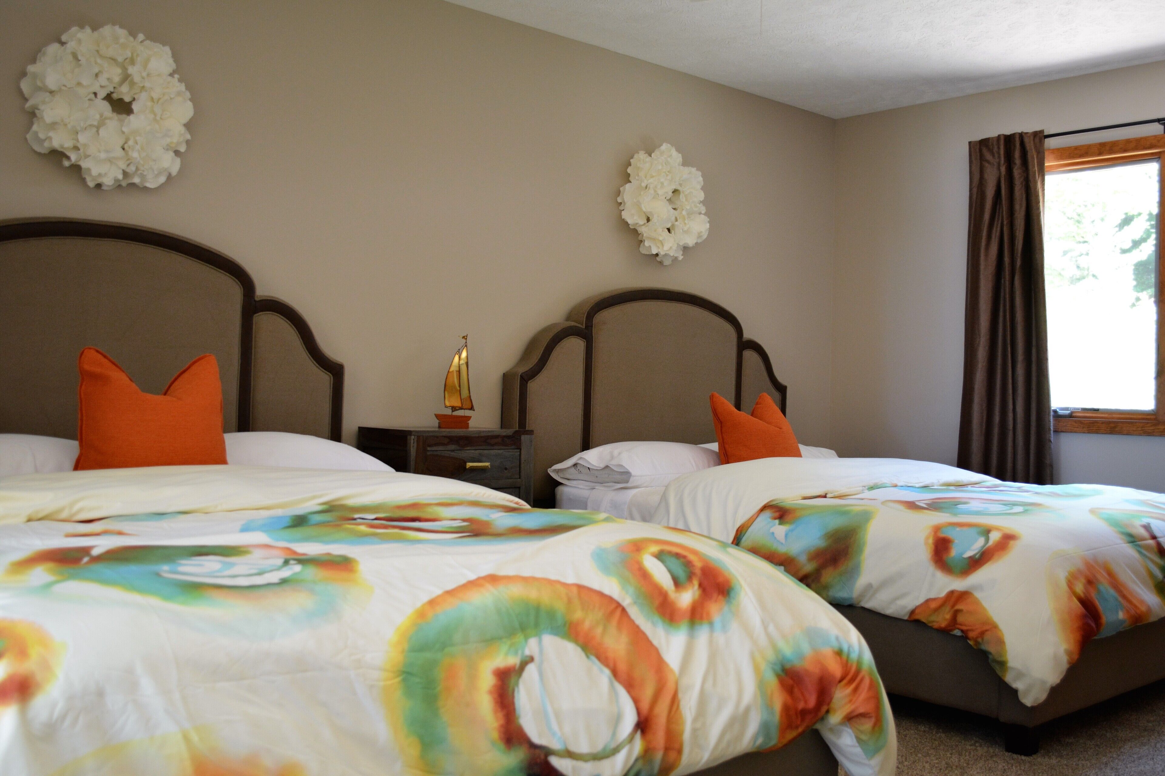 4 bedrooms, desk, iron/ironing board, free WiFi