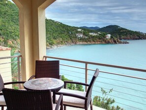 Outdoor dining - Pearl Guest House - Waterfront Paradise!  (Rendezvous Bay)