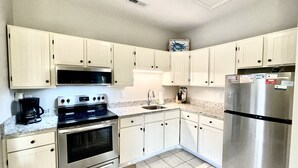 茶具/咖啡用具、冰箱、微波炉、烤箱