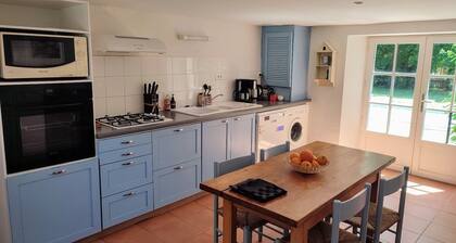 La ForĂȘt du ChĂąteau de Bourneau, jardin piscine privĂ©s dans un cadre d'exception