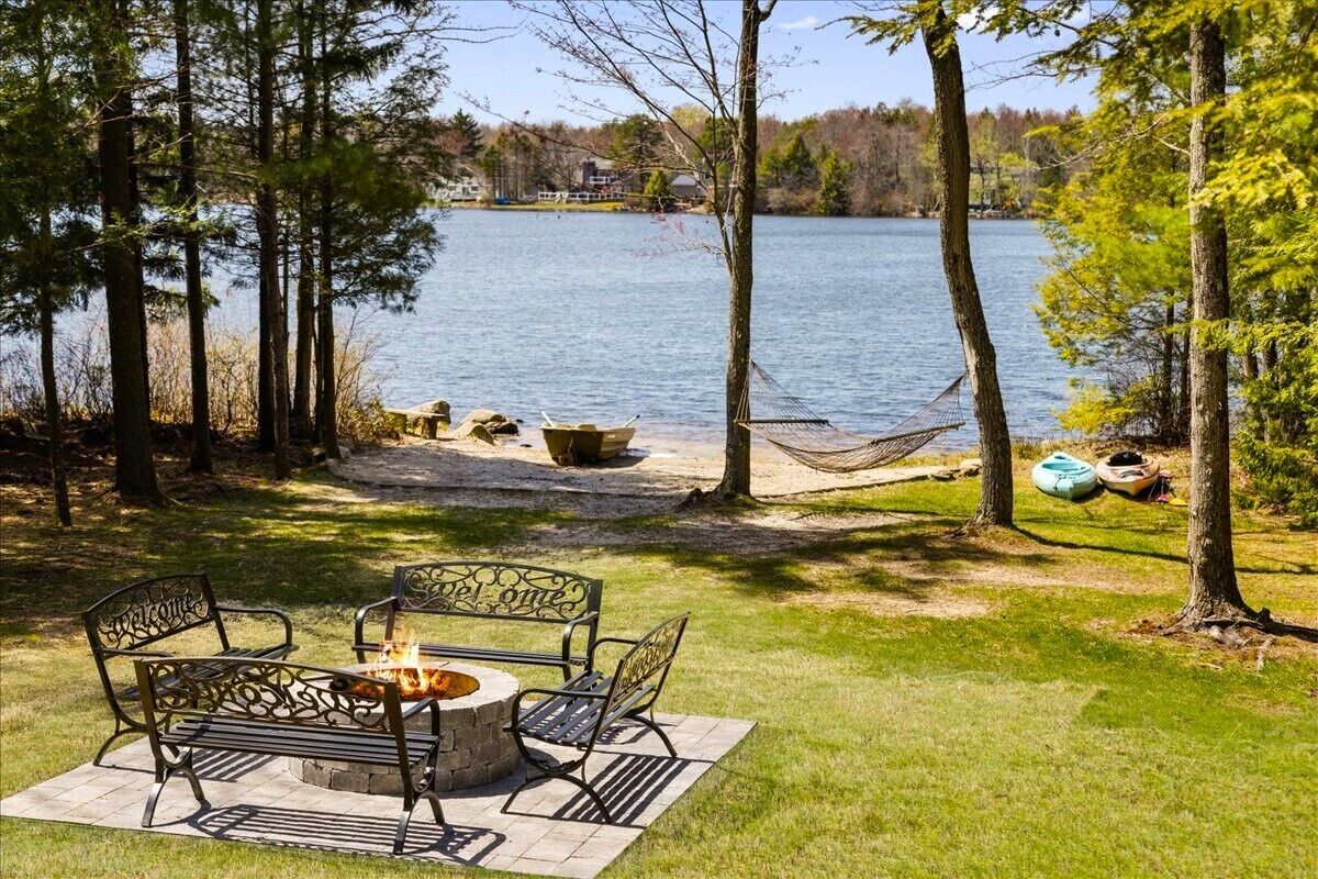 LAKEFRONT with Hot Tub by Kalahari, Camelback & Casino!