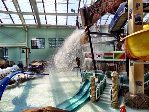 Ultimate 4 Season Family Getaway on Camelback Mntn - Sleep options for 14 - WiFi