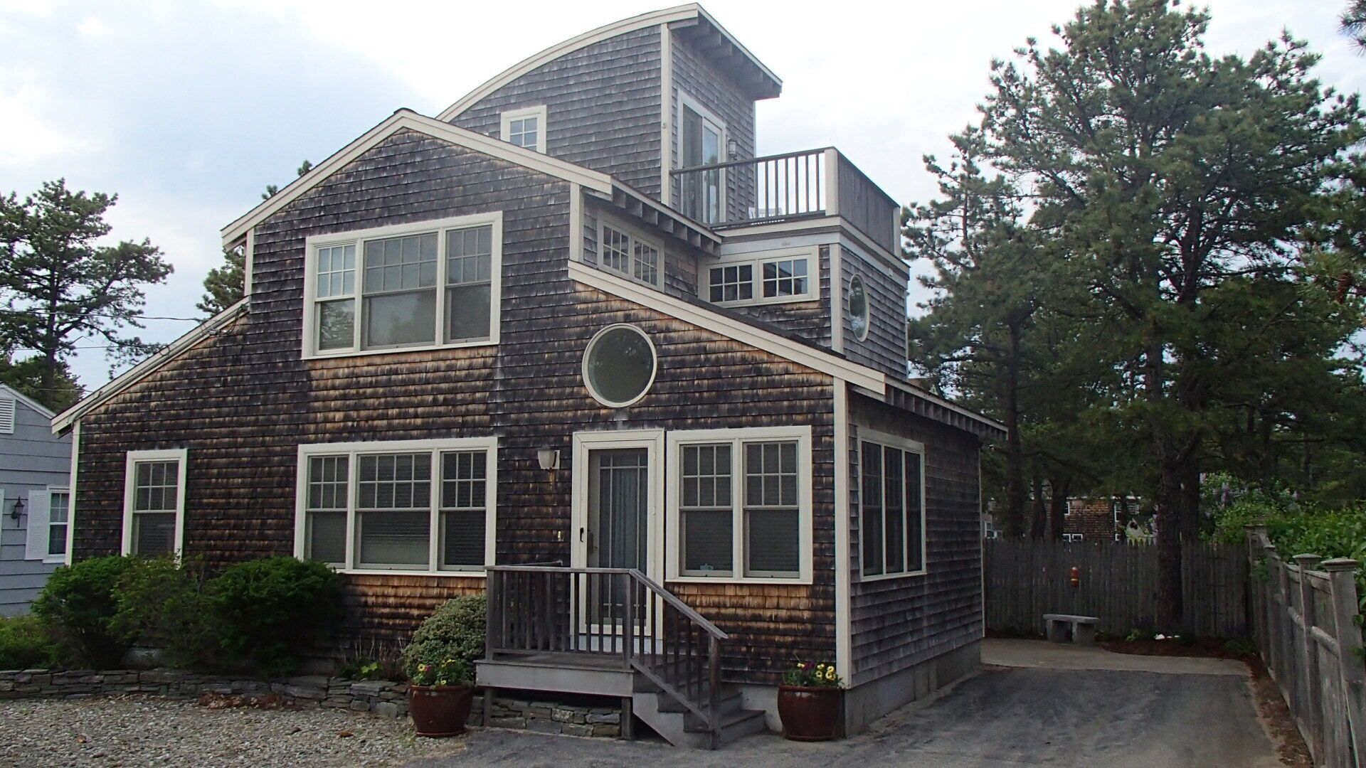 Beautiful Kinney Shores Beach House ~ steps to pristine 7 mile sandy beach!