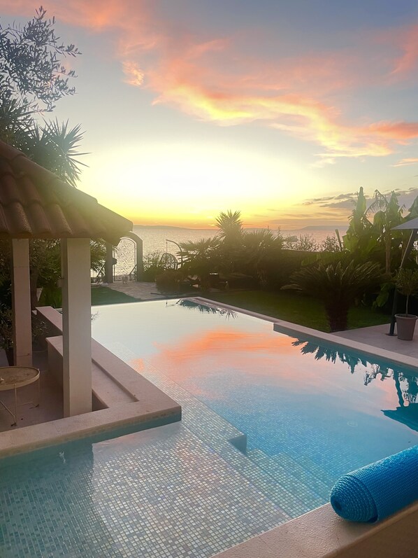 Outdoor pool, a heated pool