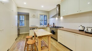 Unclassified image, 5 of 27, button - Woodford of Leura Family home (Leura)