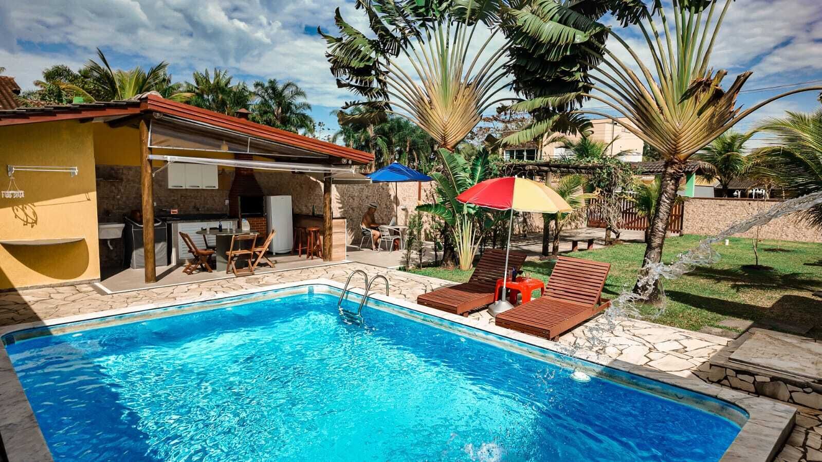 Piscina, churrasqueira