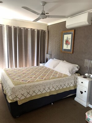 3 Schlafzimmer, Bügeleisen/Bügelbrett, Bettwäsche