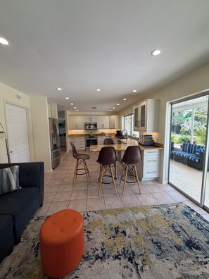 Interior - Island Living, Within Walking Distance To Beach Restaurants Shops Parks Marina (Vero Beach)