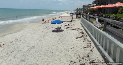 Vivre l'Ăźle, Ă distance de marche Beach Restaurants Magasins Parcs Marina